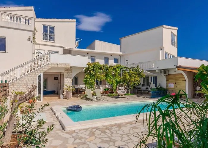 Barbara 1 By Guide Apartment *